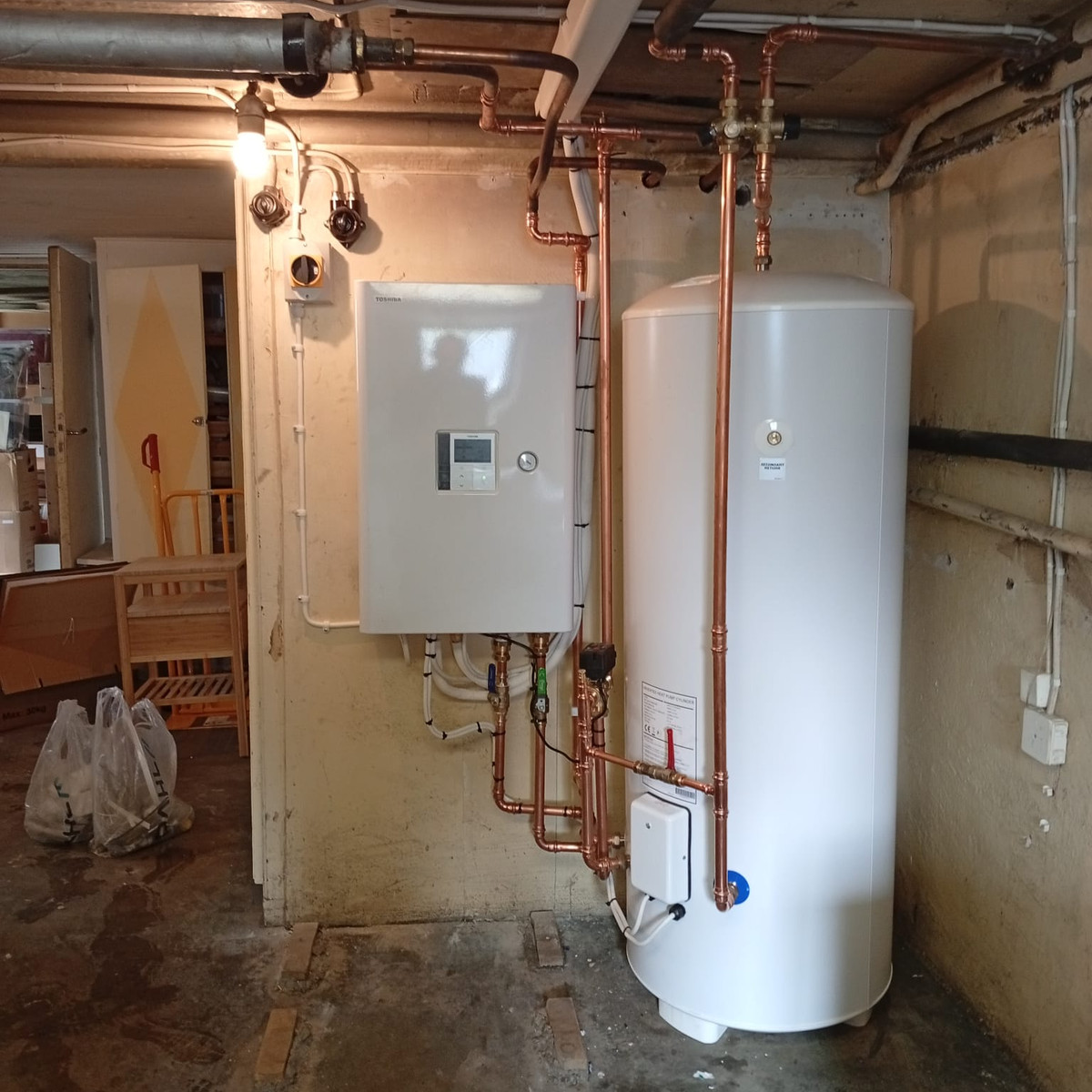 Toshiba Estia Hydrobox inomhusmodul till luft-vattenvärmepump